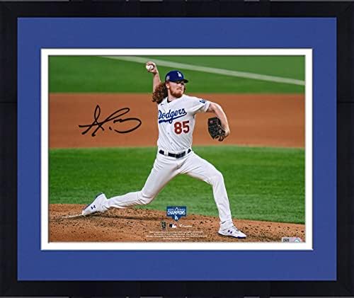 Çerçeveli Dustin Mayıs Los Angeles Dodgers 2020 MLB Dünya Serisi Şampiyonları İmzalı 8 x 10 Atış Fotoğrafı - İmzalı